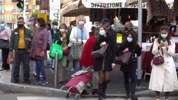 Europa Italië Milaan Oktober 2020 Italianen Met Masker Papiniano Groente — Stockvideo