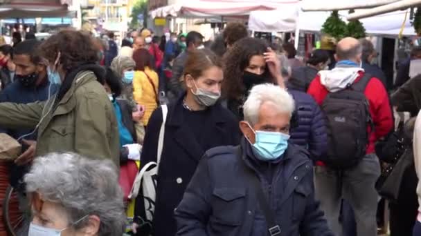 Europa Itália Milão Outubro 2020 Pessoas Italianas Com Máscara Mercado — Vídeo de Stock