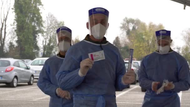Talya Circa 2019 Tıp Ekibi Açık Havada Covid Testleri Yapıyor — Stok video