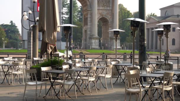 Italie Circa 2019 Chaises Tables Vides Dans Rue Ville Pendant — Video