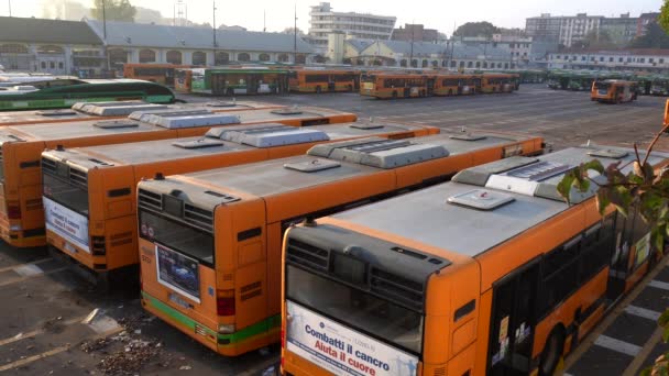 Europa Italia Milán Noviembre 2020 Zona Giambellino Barrio Estación Autobuses — Vídeos de Stock