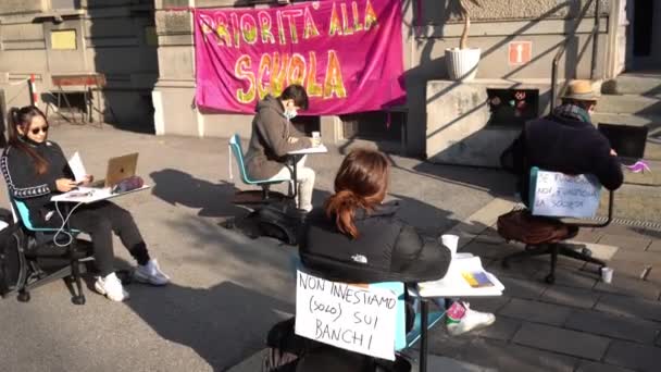 Европа Италия Милан Ноябрь 2020 Студенческий Протест Против Закрытия Школы — стоковое видео