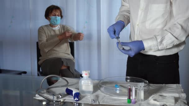 Europe Italie Milan Visite Chez Médecin Test Vaccination Écouvillonnage Chez — Video