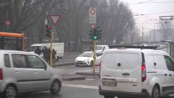 Itálie Milán Leden 2021 Znečištění Ovzduší Dopravní Automobily Během Covid19 — Stock video