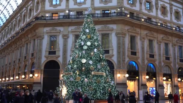 Europa Italië Milaan December 2020 Kerstboom Swarovski Vittorio Emanuel Gallery — Stockvideo