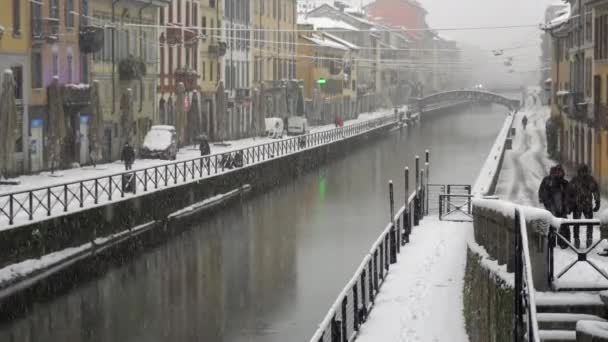 Италия Милан Декабря 2020 Снег Центре Милана — стоковое видео
