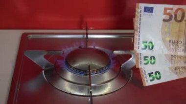 soba arkaplanındaki para