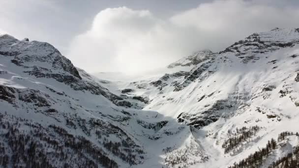 雪で満たされた山々と氷河の壮大な映像スイスアルプスのPiz Pal — ストック動画