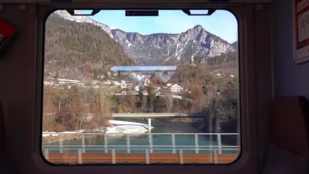 Látványos Felvétel Ablakból Piros Vonat Bernina Express Lago Bianco Fehér — Stock videók