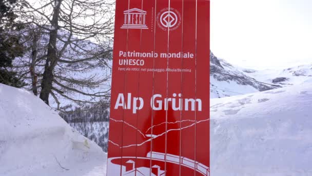 Schweizer Alpen Poschiavo Februar 2021 Drohnenaufnahme Des Bernina Express Roter — Stockvideo