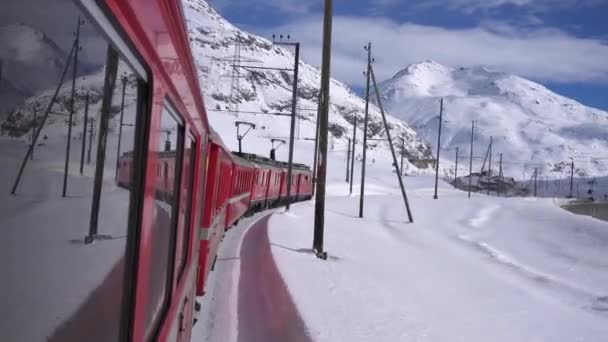 Suisse Alpes Saint Moritz Février 2021 Bernina Express Train Rouge — Video