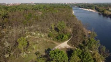 İtalya, Pavia Torre Isola, Milan - Covid-19 Coronavirus karantina evi - Lombardy Po Vadisi ve ağaçlar - Lombardy Po Vadisi ve ağaçlar