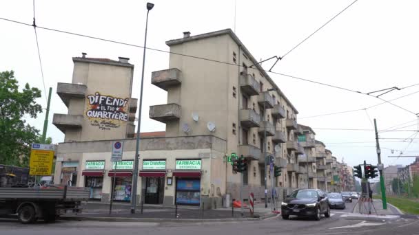 Europa Włochy Mediolan Kwiecień 2021 Dzielnica Giambellino Lorenteggio Peryferiach Budynki — Wideo stockowe