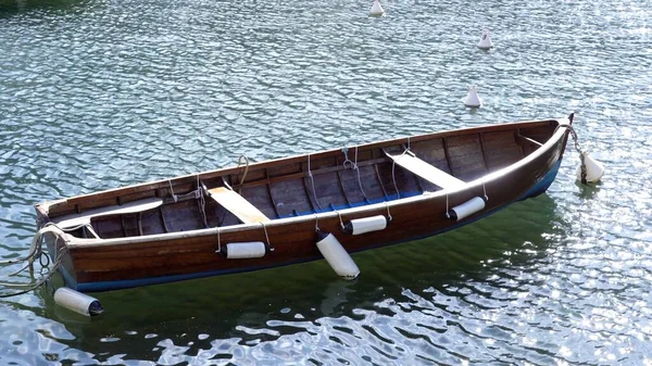 Старая Деревянная Лодка Море — стоковое фото