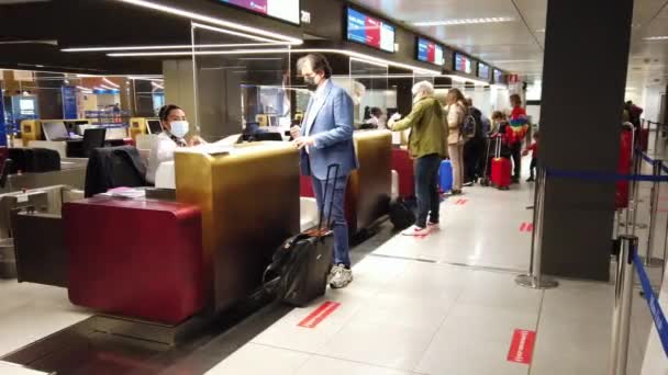 Europa Italien Milano Maj 2021 Linate Flygplats Öppen Människor Och — Stockvideo