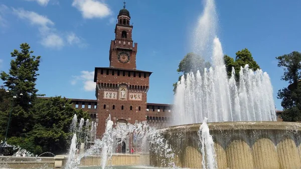 Europa Italien Mailand Mai 2021 Schloss Sforza Mit Brunnen Nach — Stockfoto