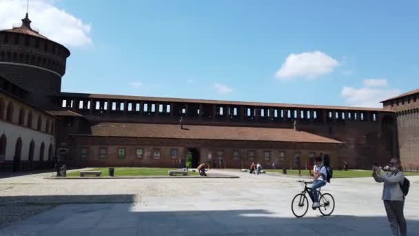 Europa Italien Milano Kan 2021 Sforza Slott Med Fontän Efter — Stockvideo