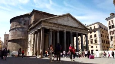 EUROPE, ROME, ITALY - Haziran 2021: Roma, İtalya 'daki ünlü Pantheon anıtının zaman aşımı, İtalyan başkenti Unesco Heritage' de klasik mimari gezileri