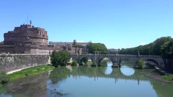 Evropa Itálie Řím Most Castel Sant Angelo Řeka Tevere Slunečném — Stock video