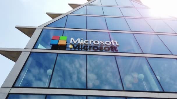 Talya Milan Ocak 2020 Feltrinelli Binasında Microsoft Logosu — Stok video