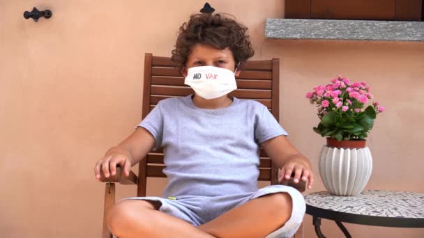 意大利 决定是否为幼儿接种疫苗 无鞭策 7岁儿童尚未决定是否接种Covid Coronavirus疫苗 — 图库视频影像