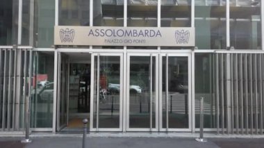 Avrupa, İtalya, Milan Eylül 2021 - Lombard girişimcilerin şehir merkezindeki karargahı Assolombar