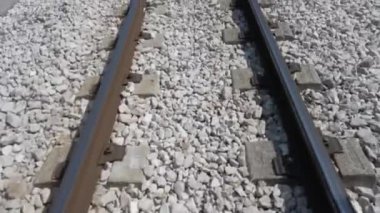 Avrupa, İtalya, Ağustos 2021 Trentino Dolomites 'teki demiryolu, Val di Fassa