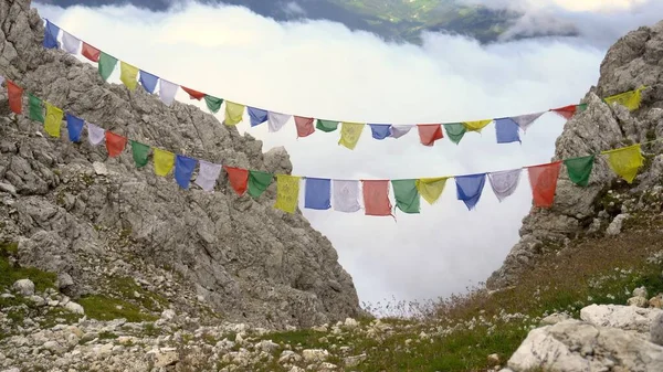 Tibetische Flaggen Symbolisieren Freiheit Und Glauben Hochgebirge Dolomiten Vajolet Towers — Stockfoto