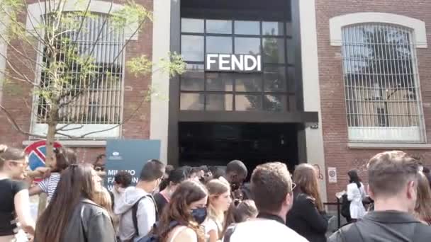 Avrupa Talya Milan Eylül 2021 Milan Moda Haftası Fendi Etkinliği — Stok video