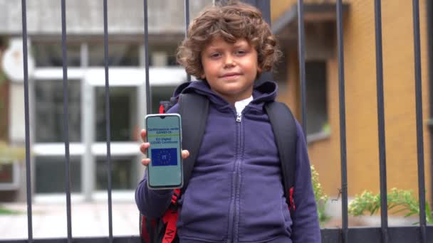 Europa Italien Milano Grönt Pass Och Vaccinering För Barn Skolan — Stockvideo