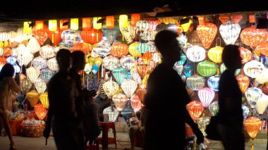 Asya, Vietnam, Hoi An - 12, 5, 2025: Fener şehri, UNESCO Dünya Mirası Bölgesi. Turizm merkezi.