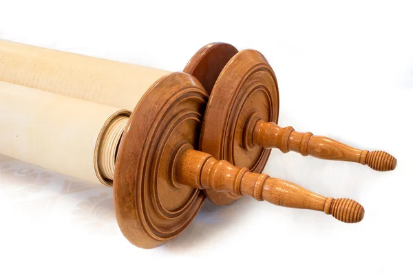 The Hebrew handwritten Torah, on a synagogue alter, illustrating Jewish holidays, during fests. Closed version — Stock Photo, Image