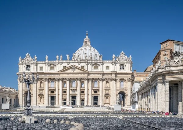 Rome , Vatican City, St. Peter's Basilica . — Stock Photo, Image