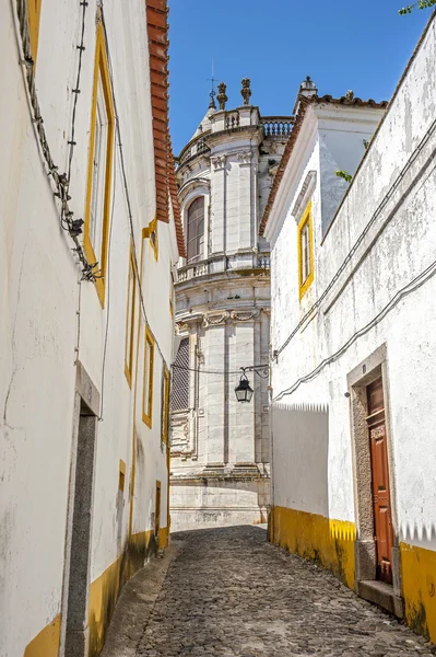 Portugal, Evora. Casas de piedra y calles, pavimentadas con piedra — Foto de Stock