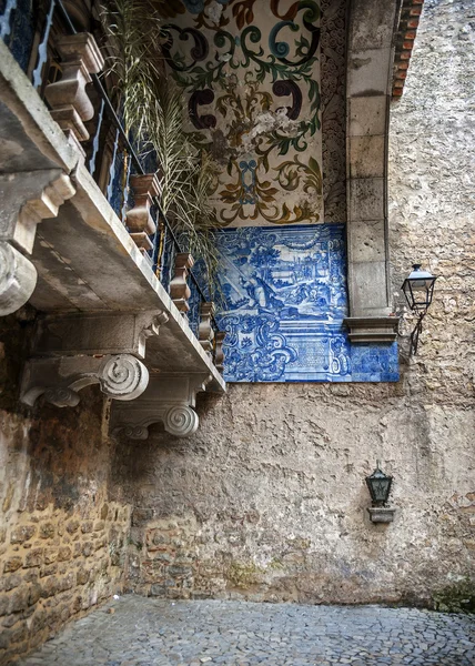 Portugalsko, Obidos. Zdi a věže pevnosti. — Stock fotografie