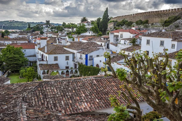 Portugal, Obidos - pueblo urbano y el castillo — Foto de Stock