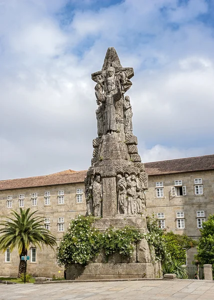 Monastery of St. Francis and a monument to its founder St. Fran — Stock Photo, Image