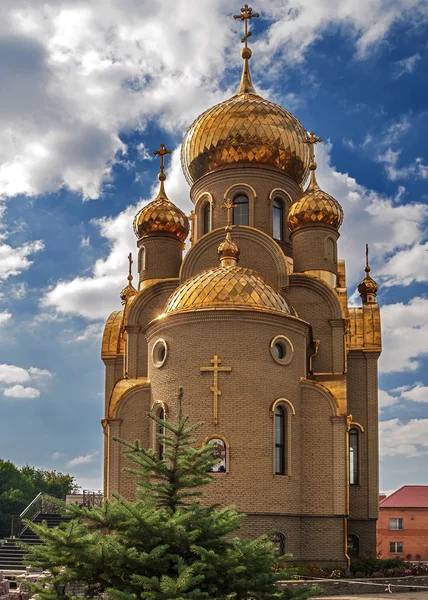 Україна, Харцизьк. Православна Церква Іверської ікони на — стокове фото