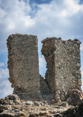 Antik Ceneviz Cembalo kalesi kalıntıları 