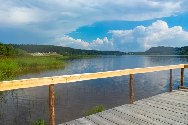 Hermoso Paisaje Con Estanque Natural Río Lago Orilla Verde Isla —  Fotos de Stock