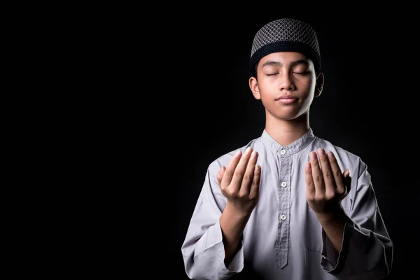 Portret Een Moslimjongen Aziatische Islam Bidt Met Geloof Vastberadenheid Voor — Stockfoto