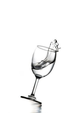 Bardakta bir damla su..