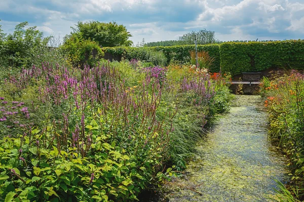 Hermosa idea de jardín en jardines modelo Appeltern, Nederland — Foto de Stock