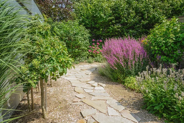 Schöne Gartenidee in Modellgärten appeltern, Niederlande — Stockfoto