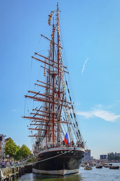 Sail Amsterdam jest ogromne Flotylli żaglowców — Zdjęcie stockowe