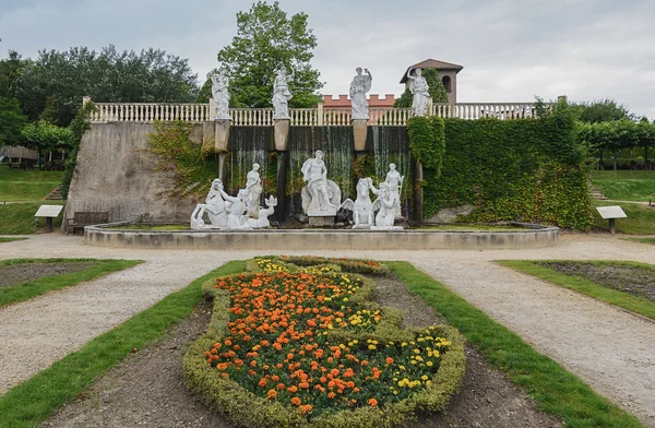 Parc Mondo Verde, uma cópia da fonte de Trevi em Roma . — Fotografia de Stock