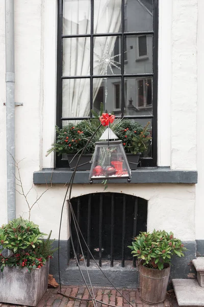 Фонарь Перед Окном Дома Девентере Нидерландах Время Рождества — стоковое фото