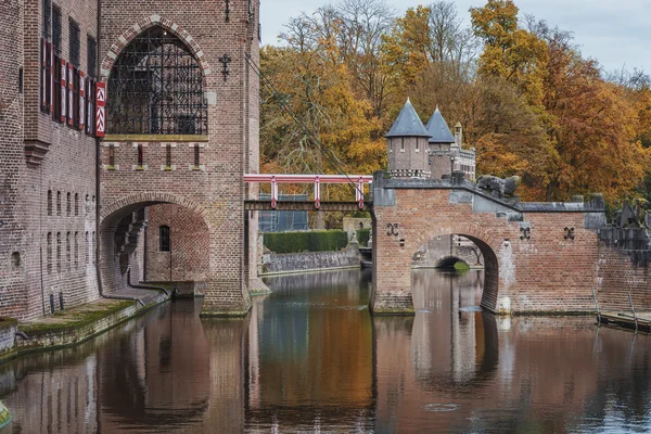 Hrad na podzim — Stock fotografie