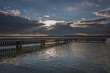 Sessiz, güzel, kış günbatımı