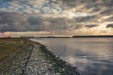 Sessiz, güzel, kış günbatımı